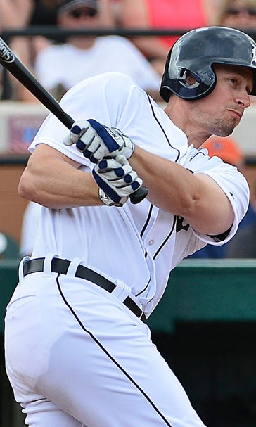 Ausmus pleasantly surprised with Don Kelly's play